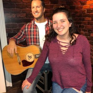 Meet your Posher, Cierra